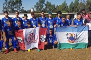 Atletas de Bandeirantes participam de torneio internacional de futebol