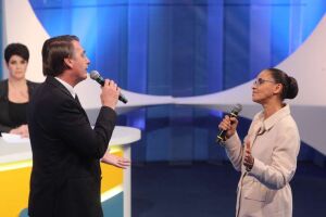 Bolsonaro faz resumão de respostas para ironizar ausência em debates