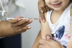 Campanha de vacinação contra sarampo e pólio termina nesta sexta