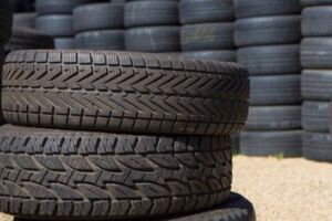 Pesquisadores de MS testam borracha de pneu em placa cimentícia para melhor conforto térmico