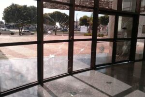 16 vidros foram quebrados pela paciente psiquiátrica