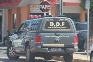 DOF prende casal com carro roubado em Nova Andradina