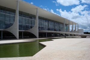 Após incêndio em museu, governo faz reunião no Planalto