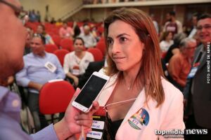 Candidata reclama que outros usam nome de Bolsonaro