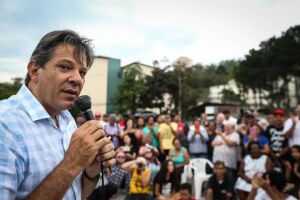 Bolsonaro não tem qualificação nem para vereador, diz Haddad