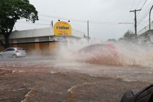 Chuva volta a cair forte na Capital, mas não causa danos
