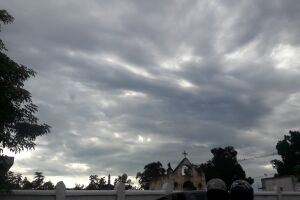 Domingo amanheceu nublado em Campo Grande
