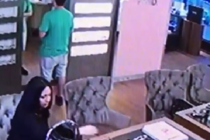 Vídeo: loja é furtada por casal ‘cara de pau’ em Campo Grande