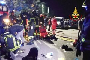 Confusão durante show na Itália termina com 6 mortos