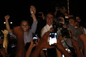 Bolsonaro apaga tuíte que dizia a 'era do indicado acabou' após indicar amigo