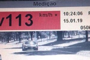 Vai doer no bolso? motorista de Porsche a 113 km/h na Afonso Pena é multado em R$ 880