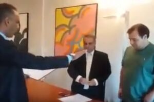VÍDEO: Coringa toma posse como deputado e vai receber um mês sem trabalhar
