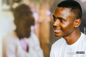 Cheio de esperança, moçambicano Luís se orgulha de trajetória e agradece oportunidade de estudar