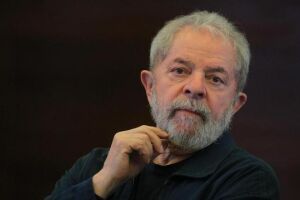 Lula escreve em intimação do sítio que é inocente e irá recorrer