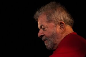 TRF-4 poderá mandar Lula para penitenciária comum