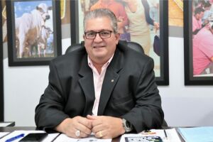 TEM QUE ANDAR NA LINHA: Marquinhos Trad exonera secretário de Desenvolvimento