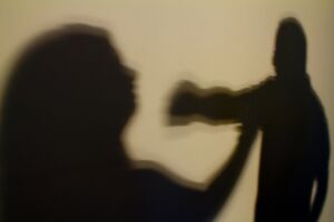 Homem ameaça e tenta asfixiar ex-mulher em MS