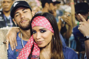 Anitta desmente affair com Neymar e diz não ser amiga de Bruna Marquezine