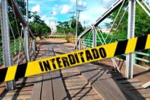 Ponte velha é interditada pela prefeitura de Aquidauana após princípio de incêndio