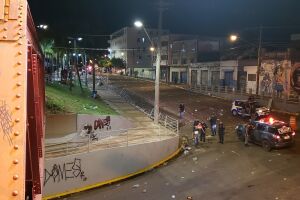 VÍDEO: Carnaval da Capital termina com quebra-quebra e bombas de gás