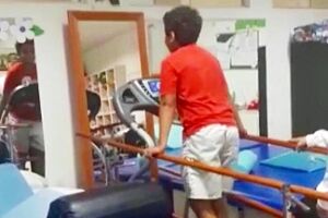 VÍDEO: criança volta a andar após um ano sem movimentos e batalha contra síndrome de Guillain-Barré