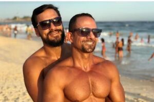 Militar de Campo Grande publica foto com marido e vira alvo de homofobia