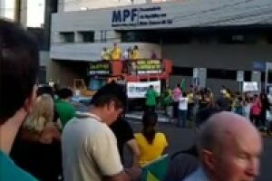 Ato contra o STF e em favor da Lava-Jato reúne mil na Afonso Pena