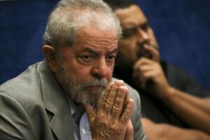 Arthur Lula da Silva, de 7 anos, neto do ex-presidente Lula, morre de meningite em SP