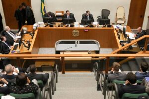 Maioria do STJ vota por reduzir pena de Lula no caso do triplex do Guarujá