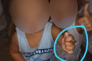 Mãe é presa após forçar criança de um ano a fumar maconha