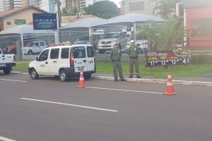 Cerca de 100 veículos são flagrados em alta velocidade durante feriado