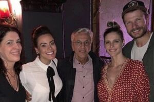 Grávida, Fernanda Lima vai com o marido a show de Caetano Veloso nos EUA