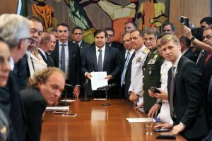 Projeto pretende reestruturar carreira militar