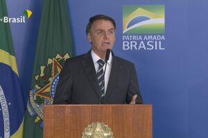 Bolsonaro se diz 'massacrado' por declaração sobre juros