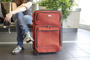 Companhias aéreas podem cobrar bagagem despachada, decide STJ