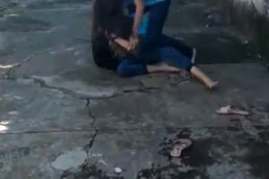 VÍDEO: alunas brigam na porta de escola por ciúmes de namorado em Campo Grande