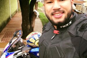 Amigos se despedem de rapaz morto em acidente entre motos em Campo Grande