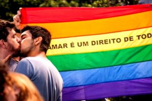 O amor venceu: STF decide que LGBTfobia passe a ser considerado crime no Brasil