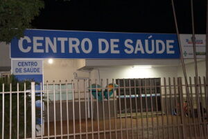 Homem puxa conversa com mulher de 61 anos e põe pênis para fora em posto de saúde