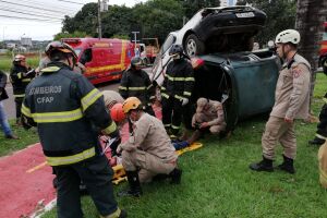 Simulação de grave acidente pega bombeiros de ‘surpresa’ na Afonso Pena