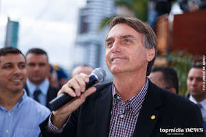 'Será que não está na hora de termos um ministro evangélico no STF?', diz Bolsonaro