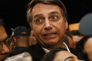 Afiliada da Globo demite 40, âncora perde a linha e dispara contra Bolsonaro: “é o c***”