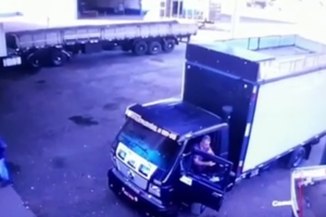 Motorista suspeita e escapa de golpe do ‘falso frete’