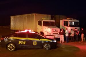 Em menos de uma hora, PRF prende trio que tentava atravessar veículos furtados na fronteira