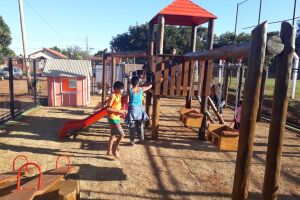 Para alegria da criançada, São Conrado recebe playground infantil