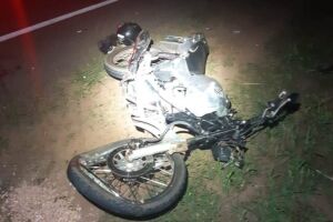 Motociclista bate em carreta e morre na BR-163; vítima não portava documentos