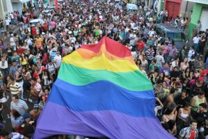 Busca pela palavra homofobia é alta no Brasil