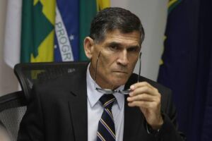 Bolsonaro demite Santos Cruz; novo ministro é General Luiz Eduardo Ramos