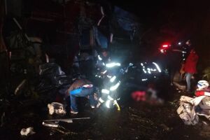 Acidente com ônibus de turismo deixa 10 mortos e 51 feridos em rodovia