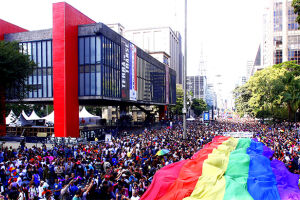 Primeira edição da Parada LGBT no governo Bolsonaro acontece hoje em São Paulo